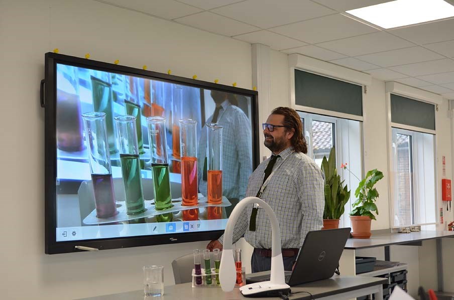 Sussex Learning Trust choose Optoma